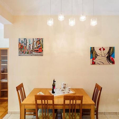 Athens Strawberry Hideaway - City Chic Retreat Ngoại thất bức ảnh